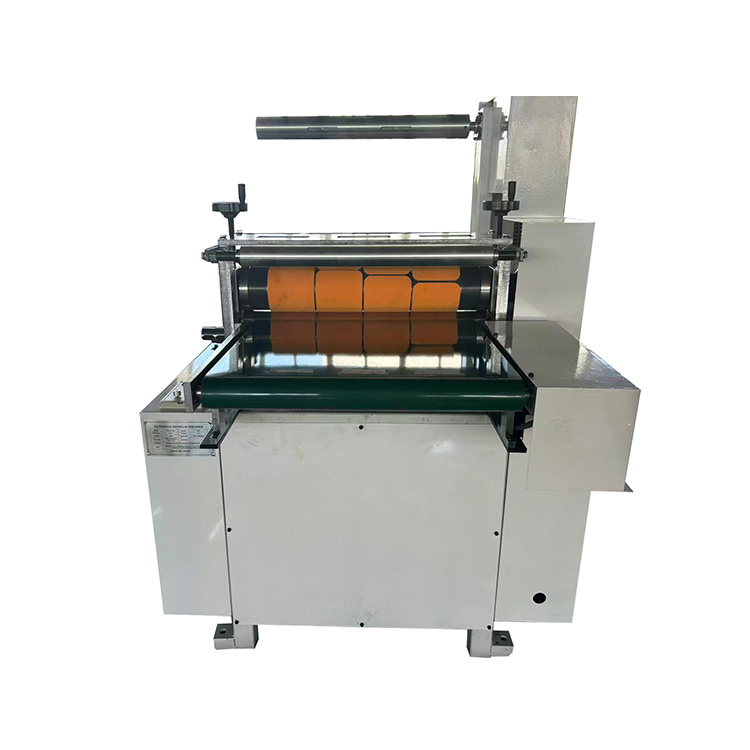Automatic paper lid die cutting machine